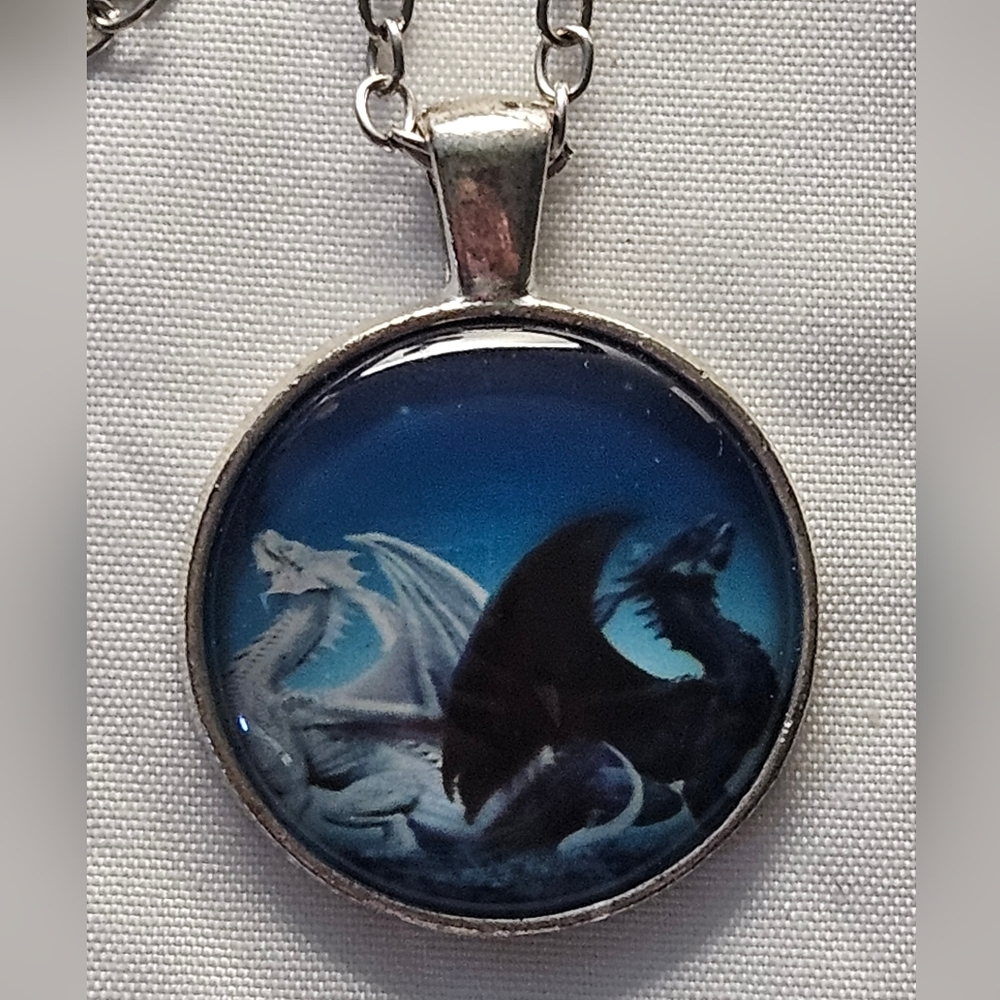 Silver Double Dragon Pendant Necklace - NEW